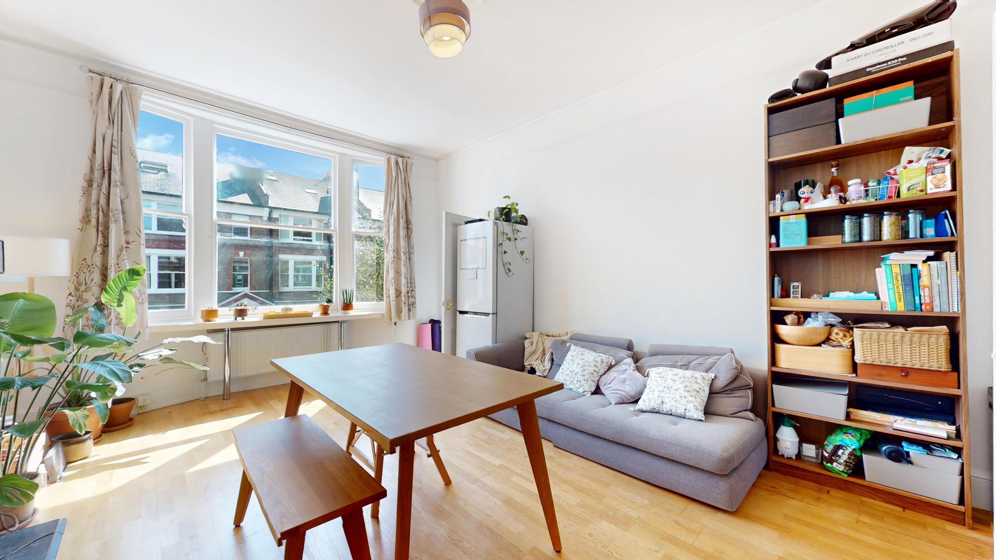 			2 Bedroom, 2 bath, 1 reception Flat			 Birchington Road, West Hampstead NW6